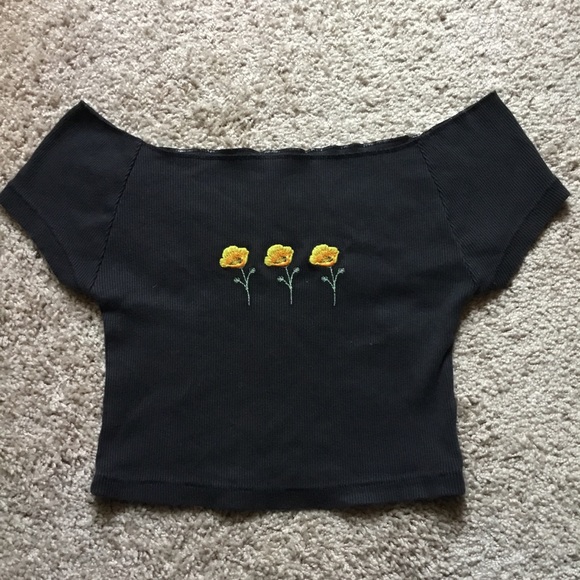 Brandy Melville Poppy Crop Top - Picture 2 of 7